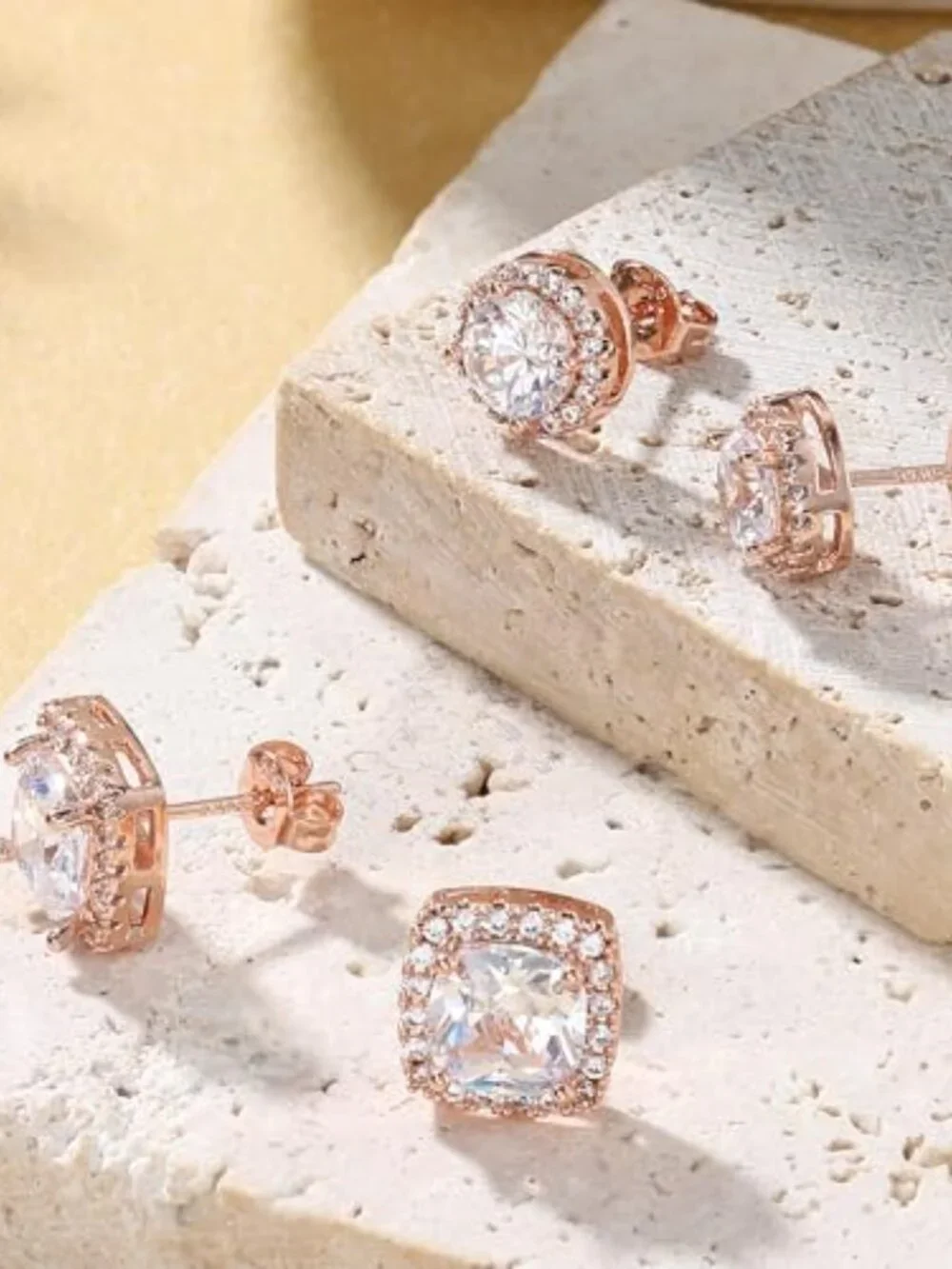 New - 18K Gold Plated Halo Stud Earrings 925 Sterling Silver Cubic‎ Zirconia
